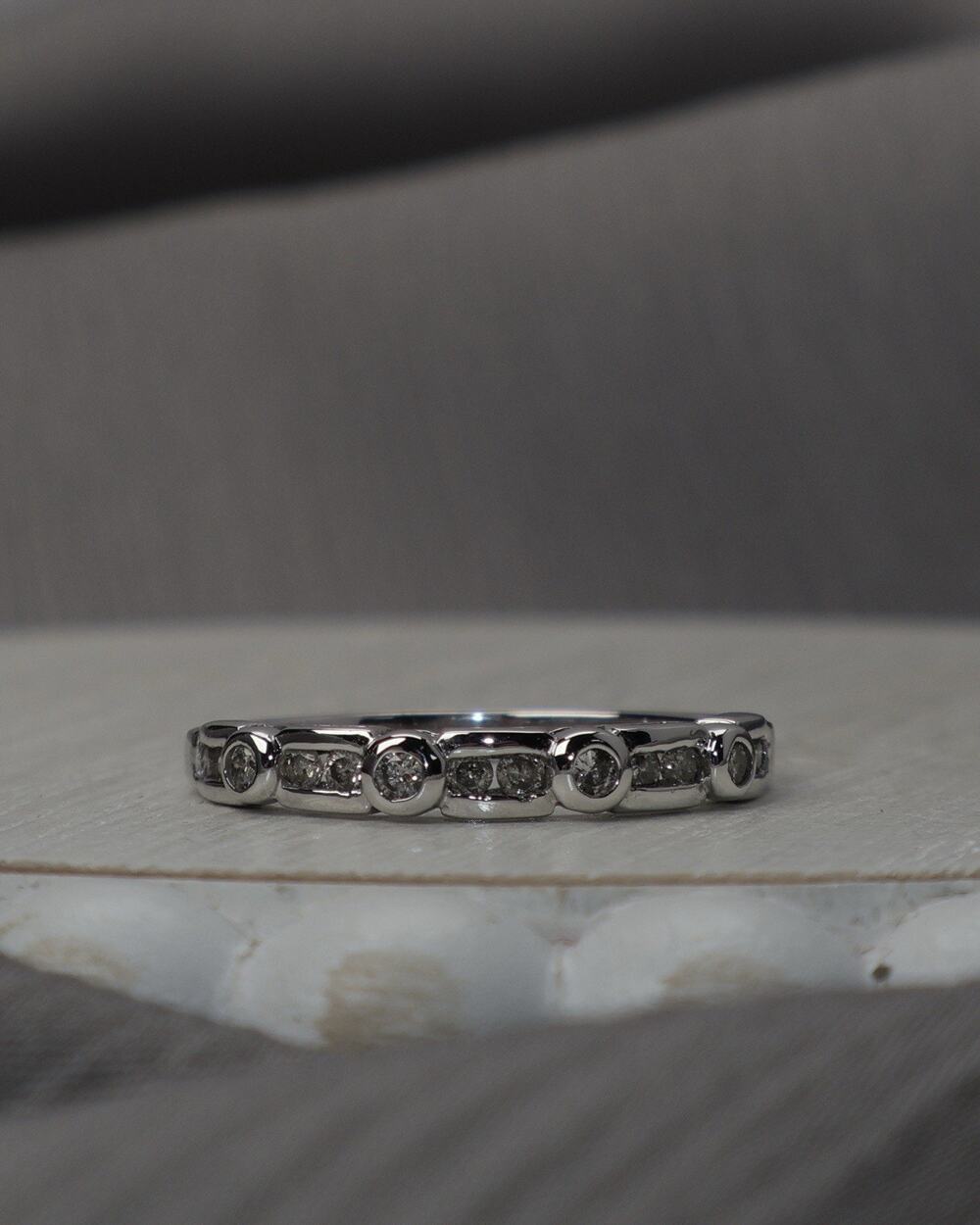 14k White Gold Natural Diamond Ring 1.9G / Sz 6